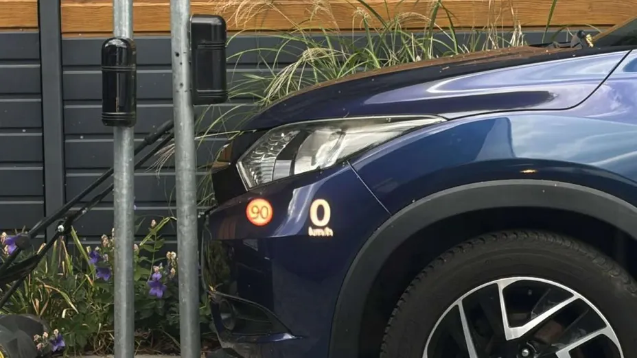 MAZDA CX-30 -