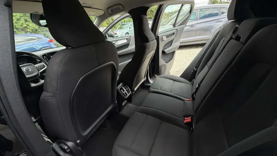 VOLVO XC40 -