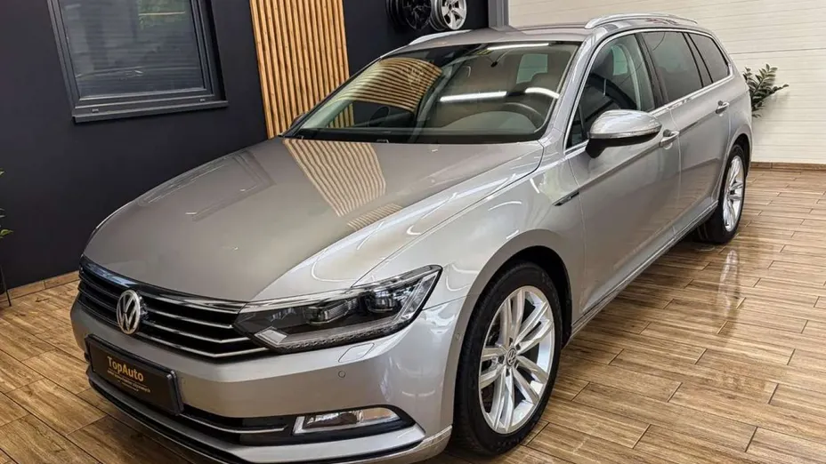 VOLKSWAGEN Passat -