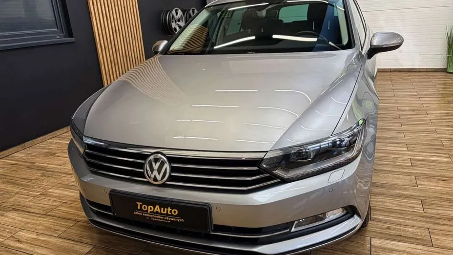 VOLKSWAGEN Passat -