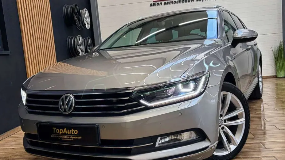 VOLKSWAGEN Passat -
