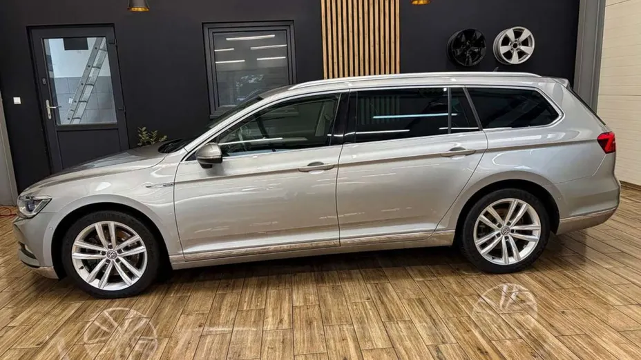VOLKSWAGEN Passat -