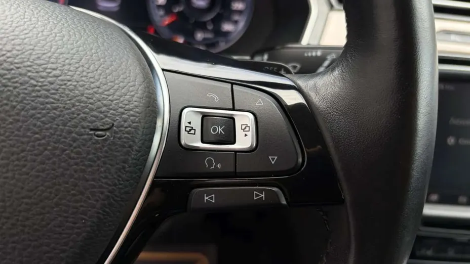 VOLKSWAGEN Passat -