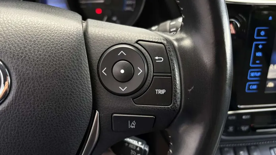 TOYOTA Auris -