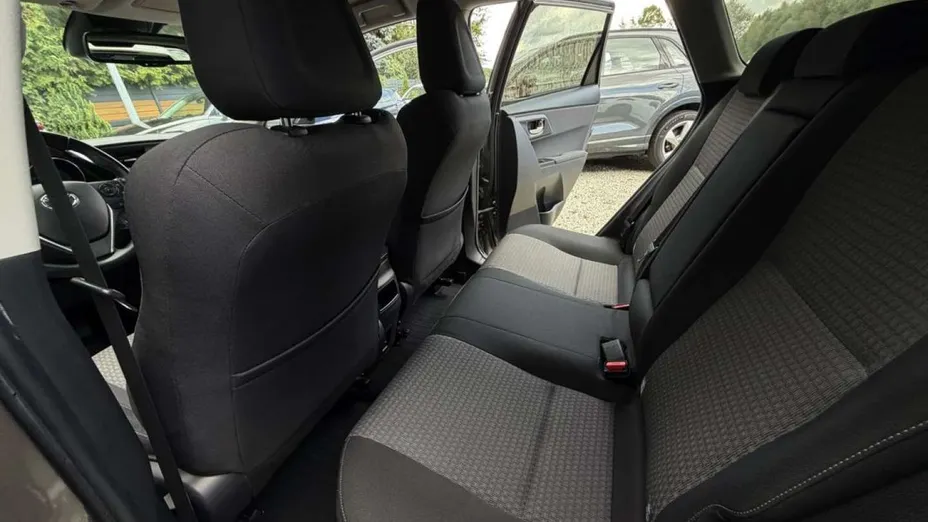 TOYOTA Auris -