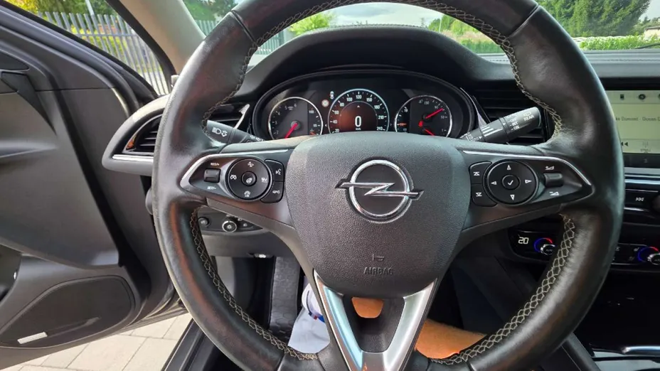 OPEL Insignia -