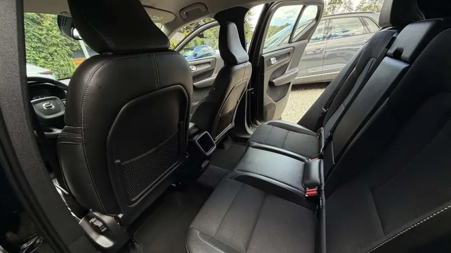 VOLVO XC40 -