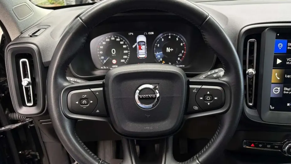 VOLVO XC40 -
