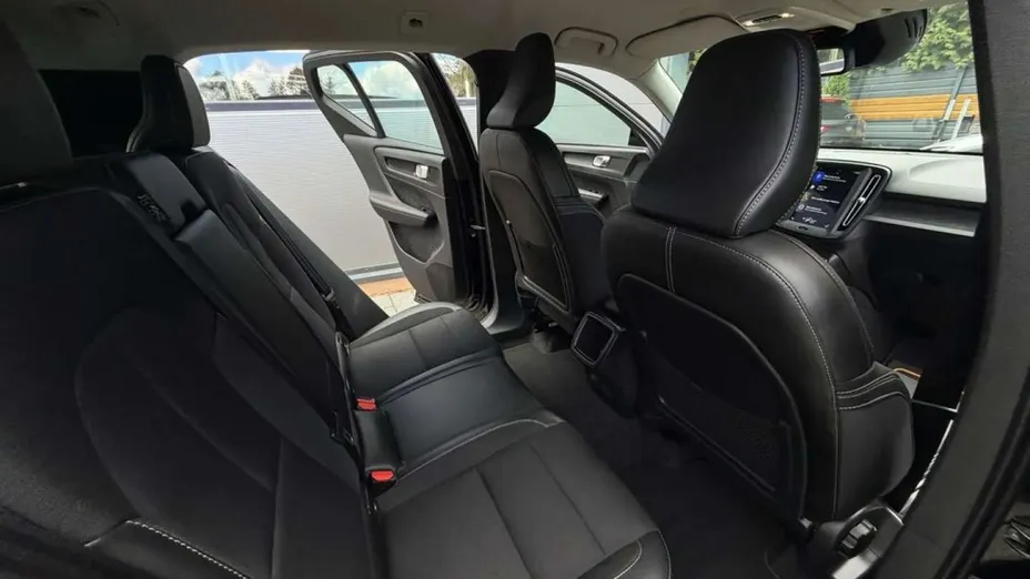 VOLVO XC40 -