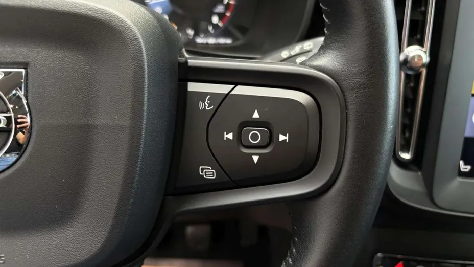 VOLVO XC40 -