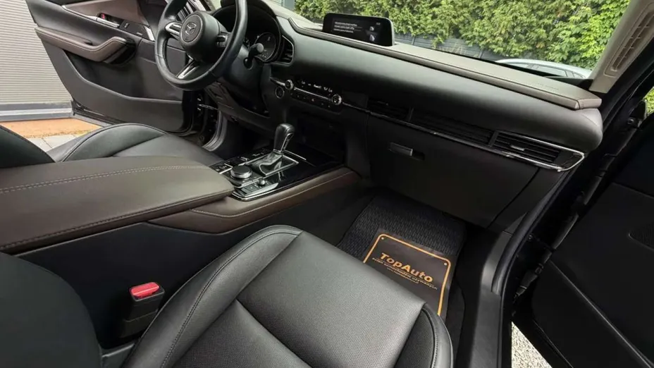 MAZDA CX-30 -