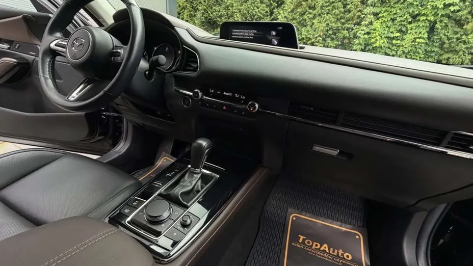 MAZDA CX-30 -