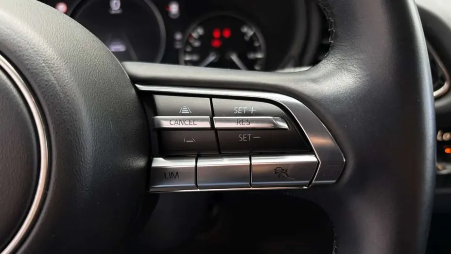 MAZDA CX-30 -