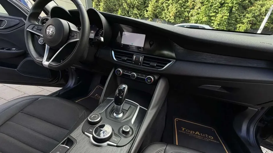 ALFA ROMEO Giulia -