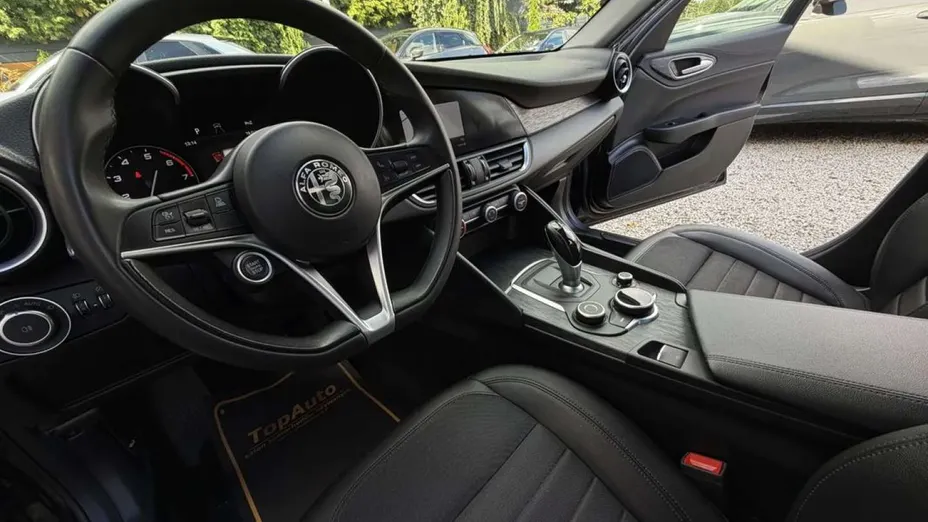ALFA ROMEO Giulia -
