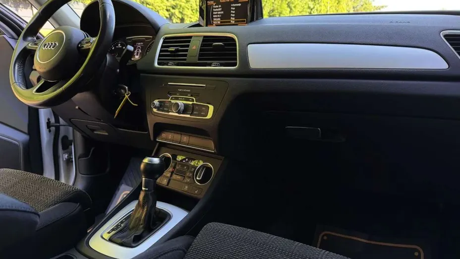 AUDI Q3 -