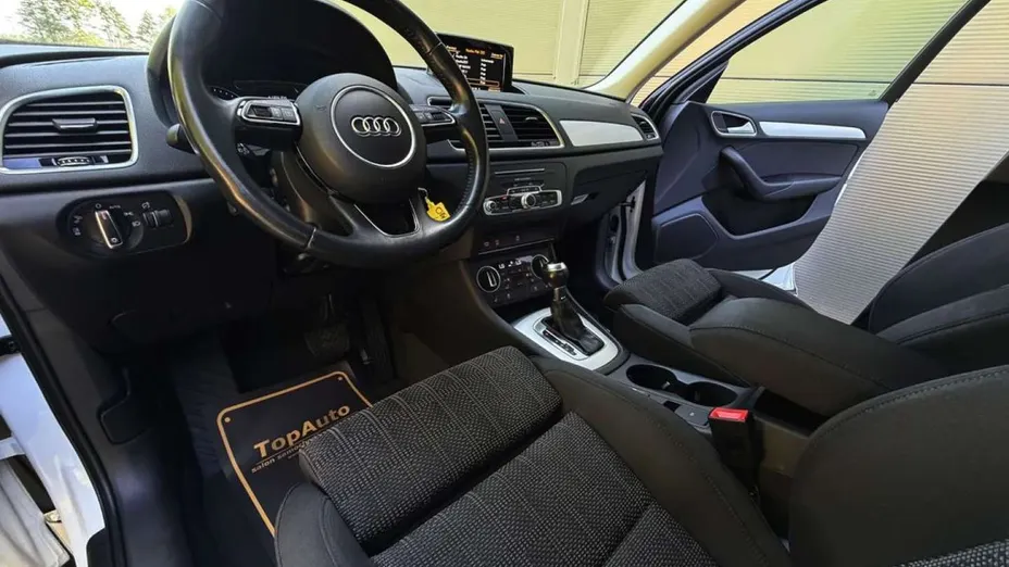 AUDI Q3 -