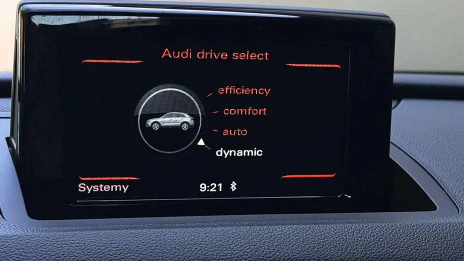 AUDI Q3 -