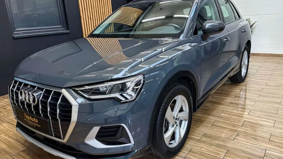 AUDI Q3 -