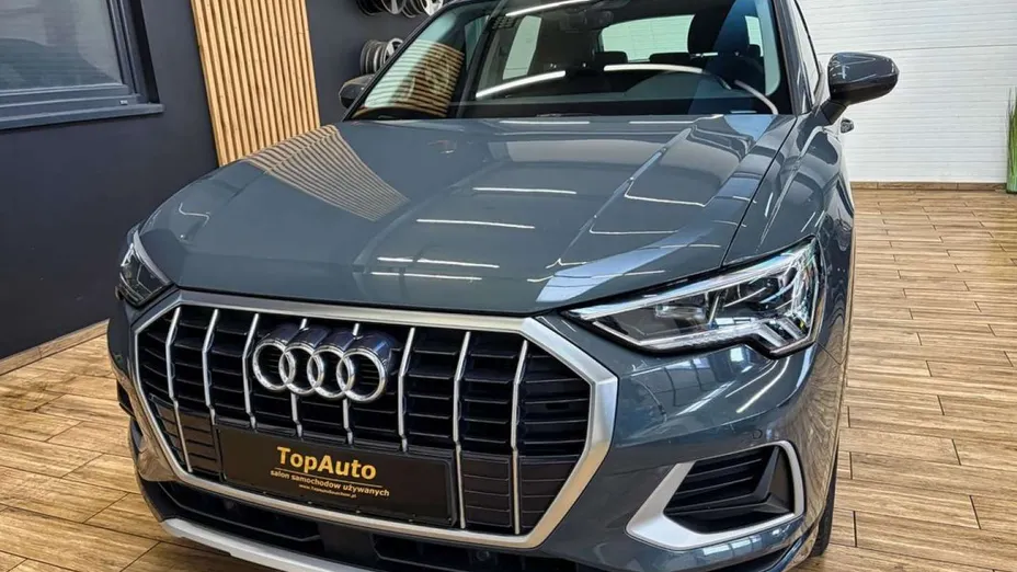 AUDI Q3 -
