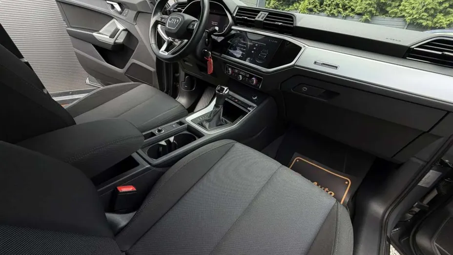 AUDI Q3 -