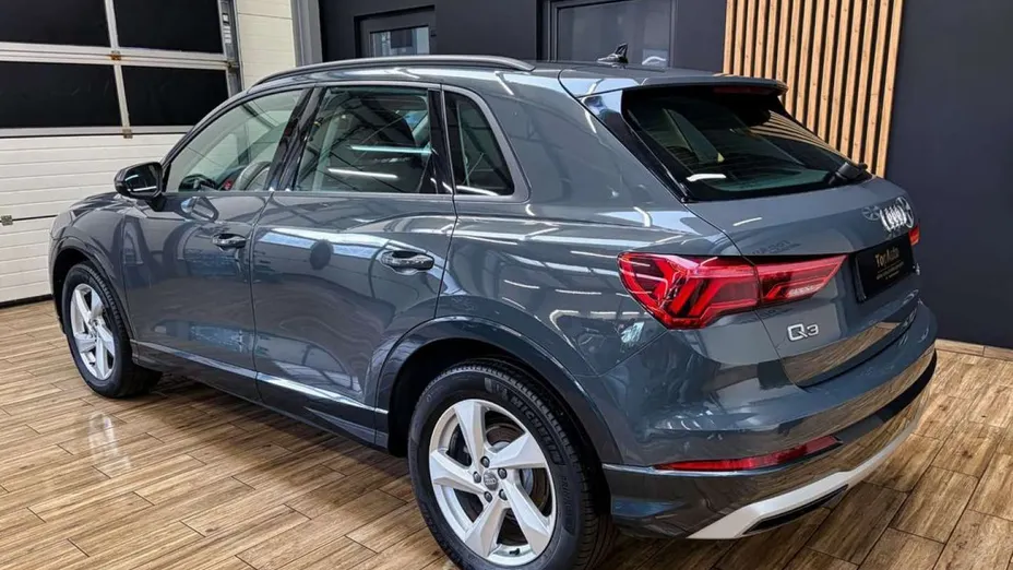 AUDI Q3 -