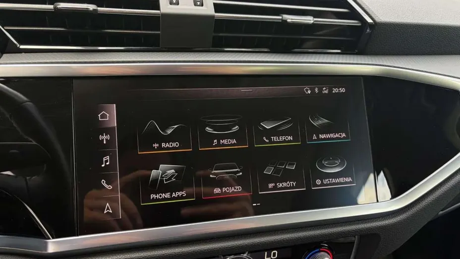 AUDI Q3 -