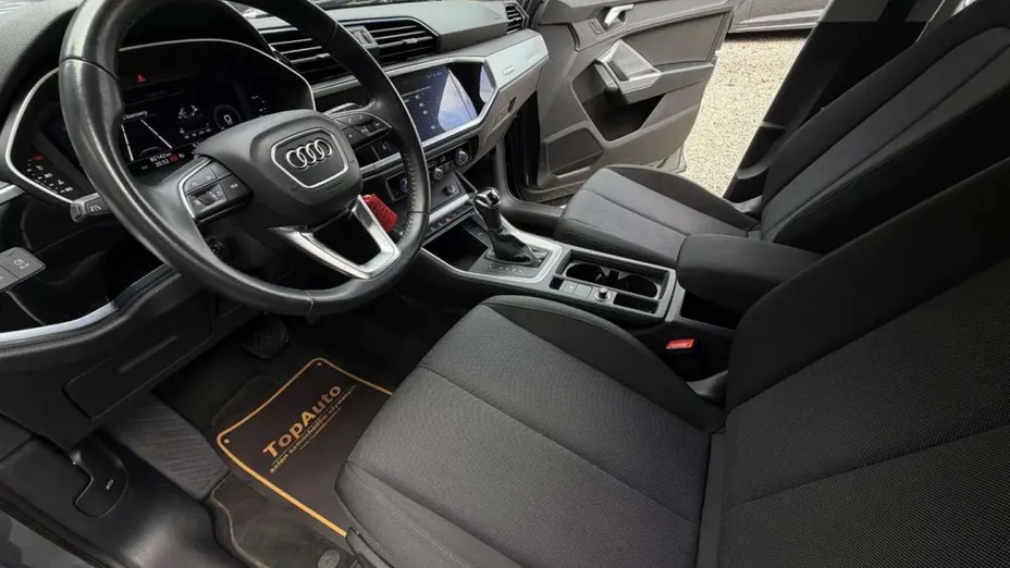AUDI Q3 -