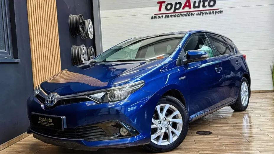 TOYOTA Auris -