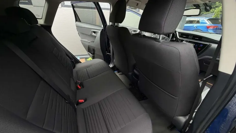 TOYOTA Auris -