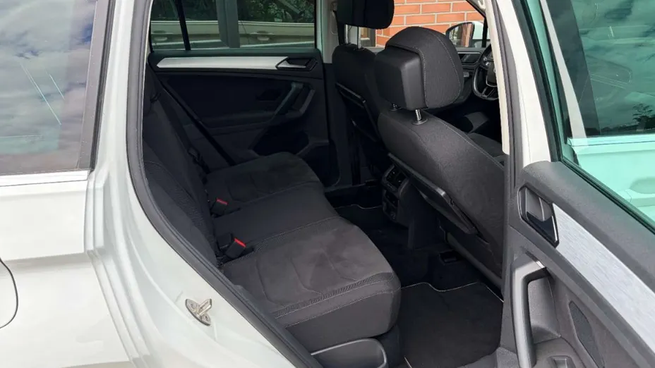 VOLKSWAGEN Tiguan -