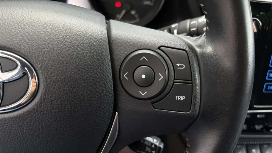 TOYOTA Auris -