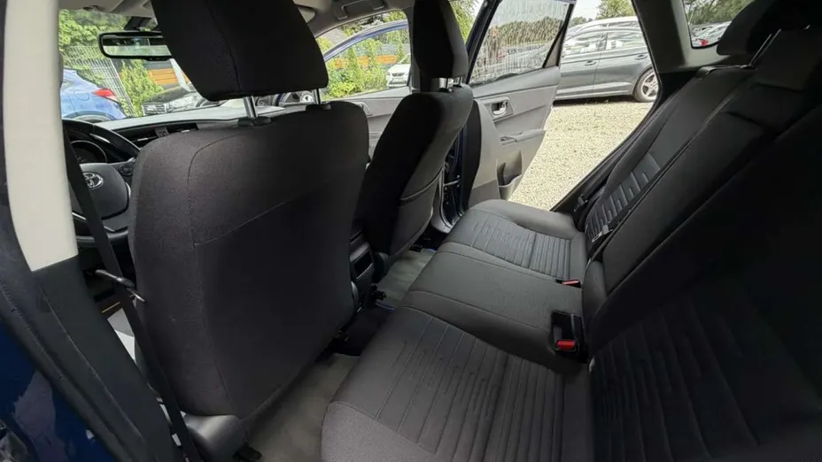 TOYOTA Auris -