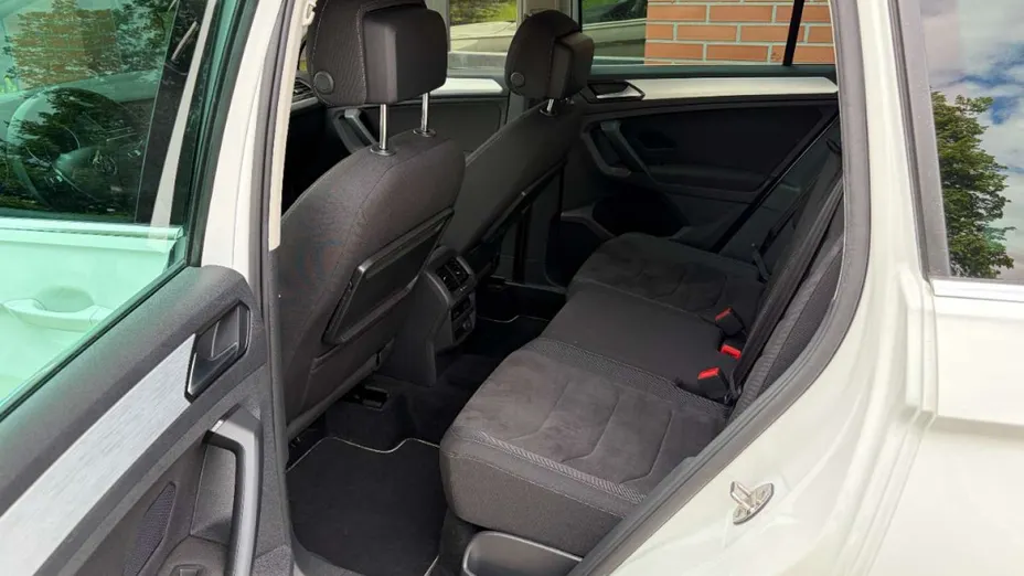 VOLKSWAGEN Tiguan -