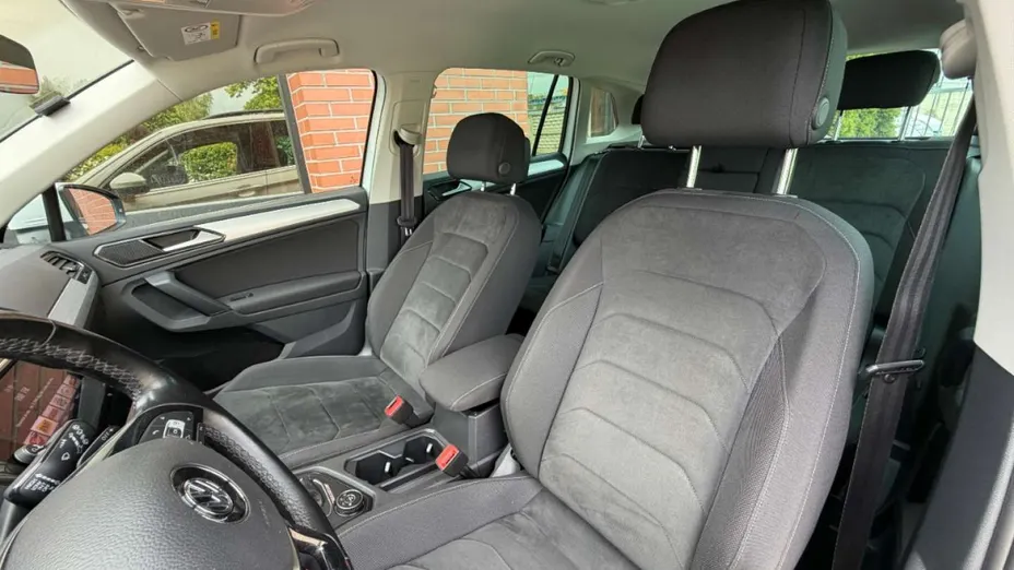 VOLKSWAGEN Tiguan -