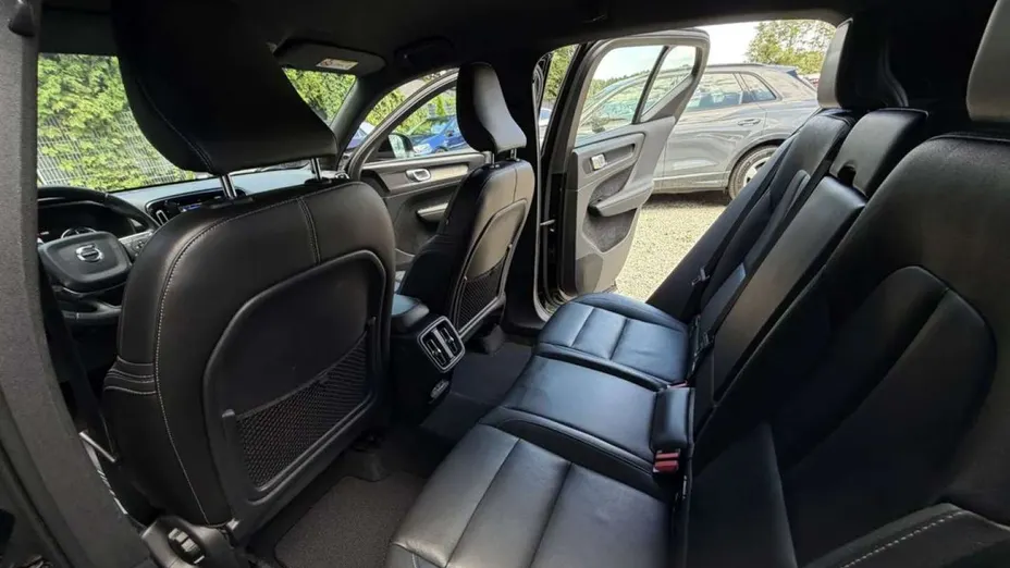 VOLVO XC40 -