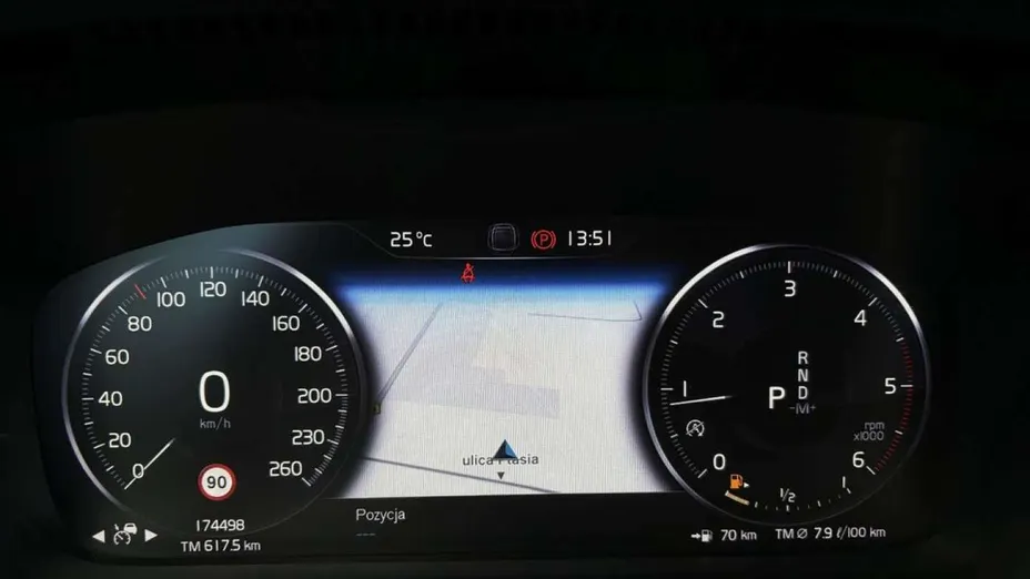 VOLVO XC40 -