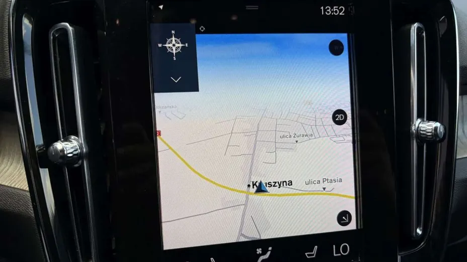 VOLVO XC40 -