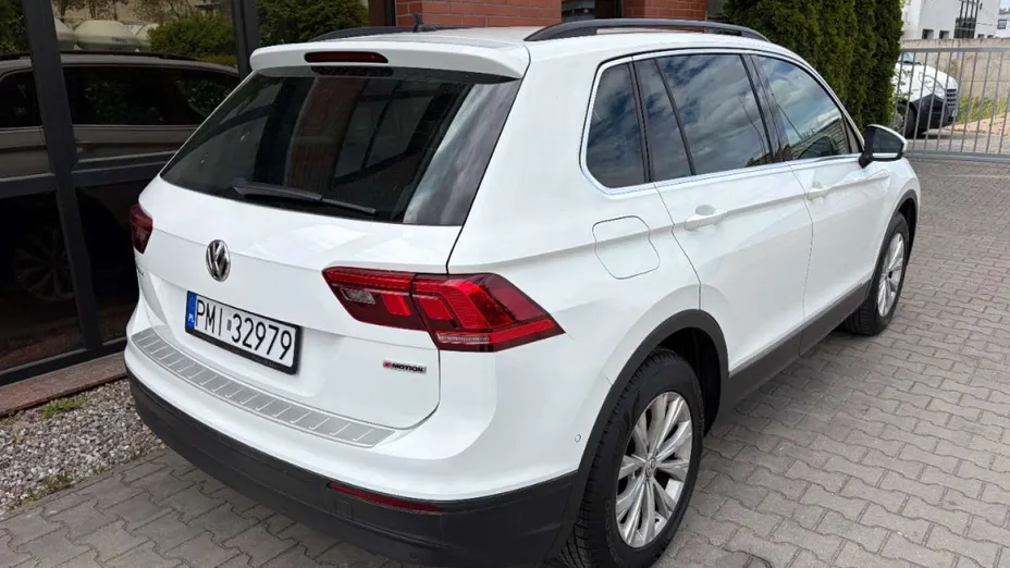 VOLKSWAGEN Tiguan -