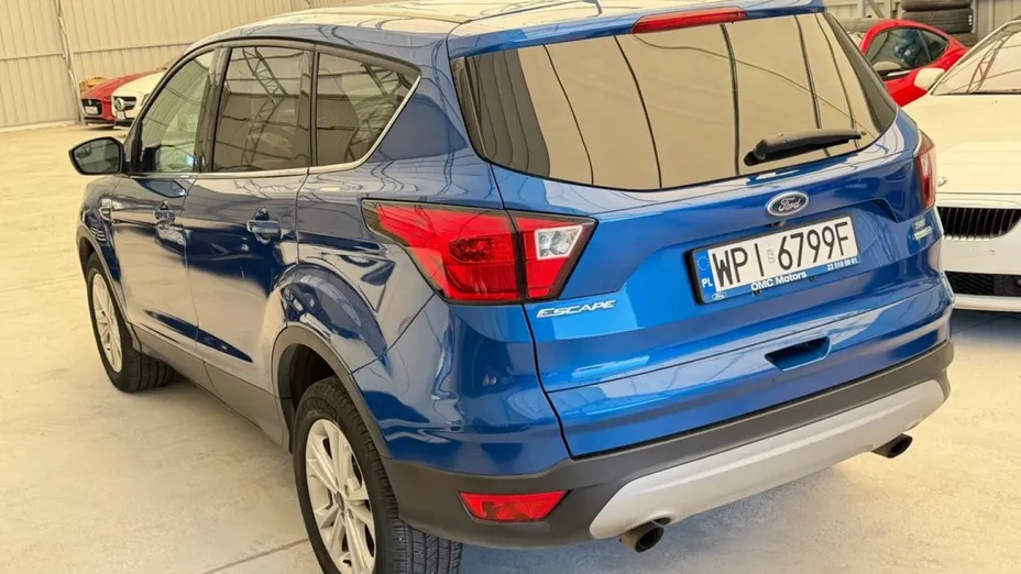 FORD Kuga -
