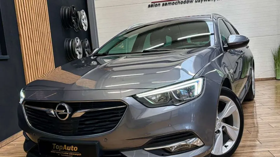 OPEL Insignia -