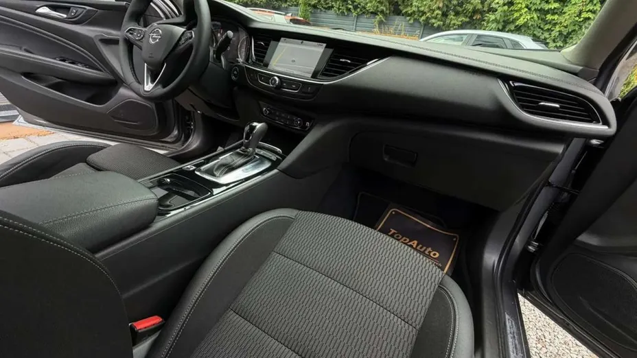 OPEL Insignia -
