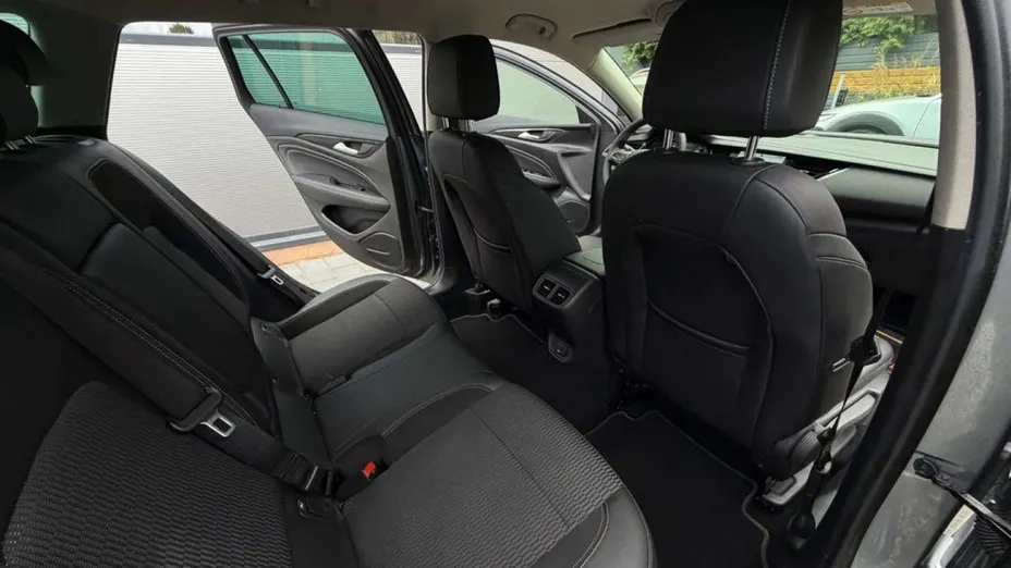 OPEL Insignia -