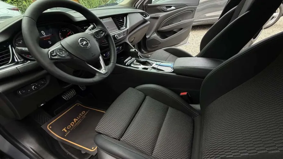 OPEL Insignia -