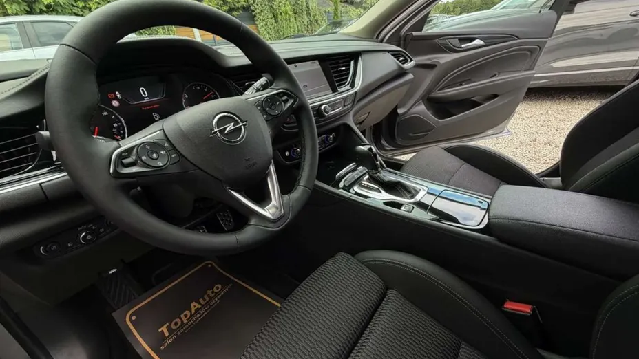 OPEL Insignia -