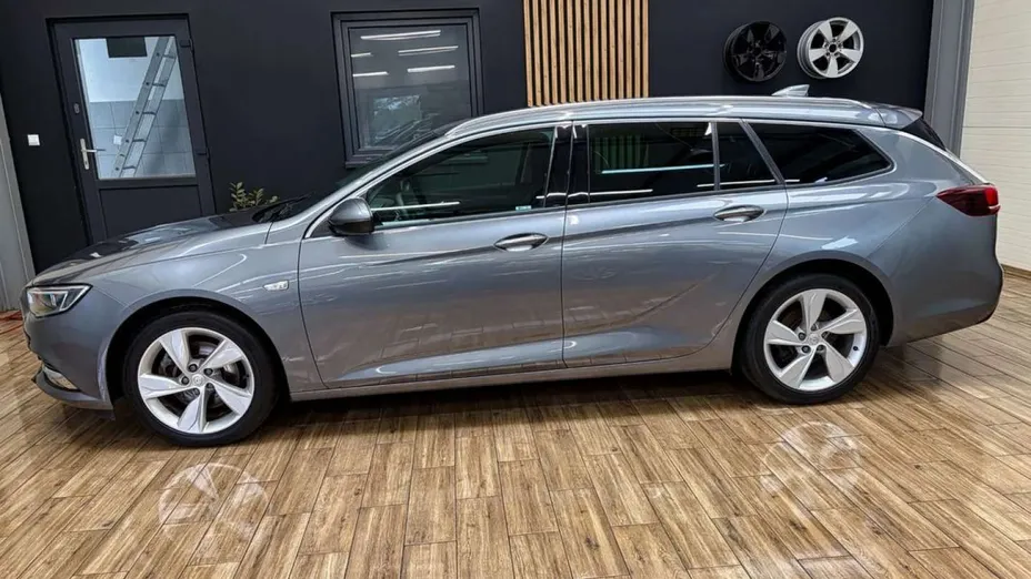 OPEL Insignia -