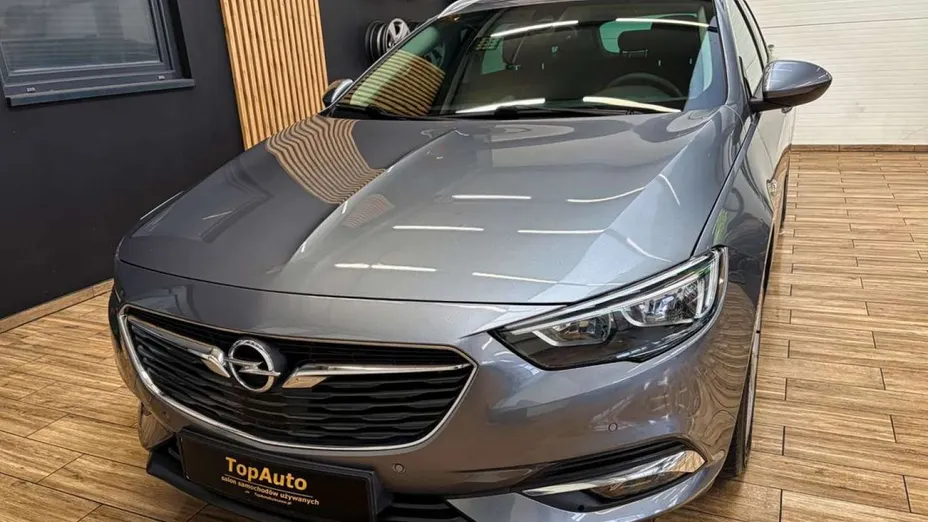 OPEL Insignia -
