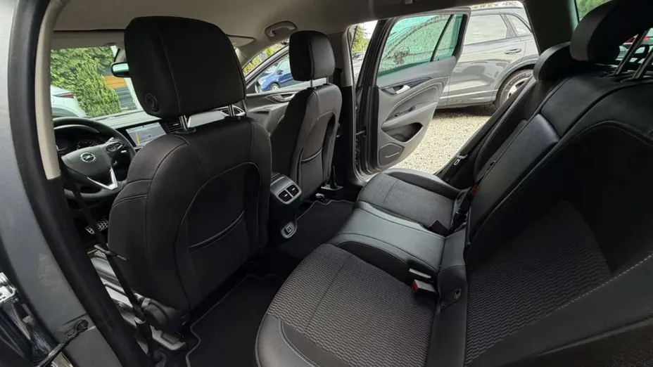 OPEL Insignia -