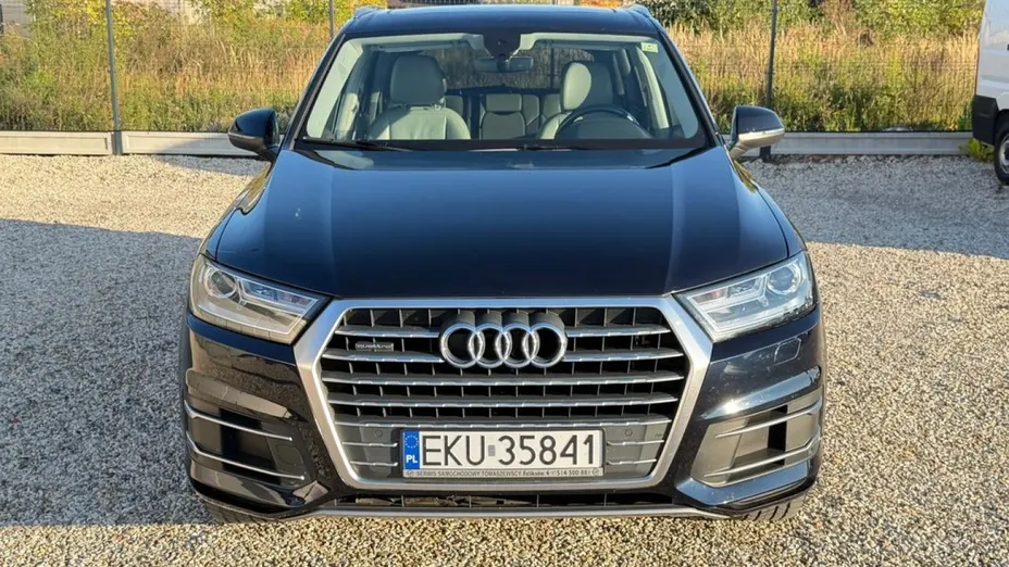 AUDI Q7 -