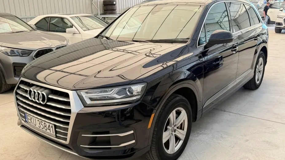 AUDI Q7 -